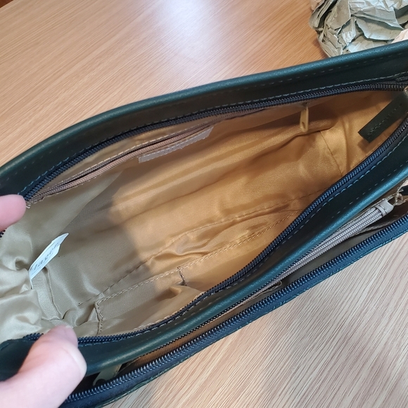 Villager A Liz Claiborne Company dark green shoulder bag like new - Picture 7 of 8